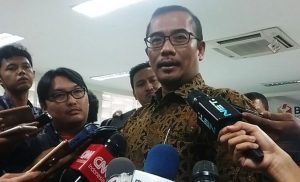 Hasyim-Azhari-Komisioner-KPU-300x182