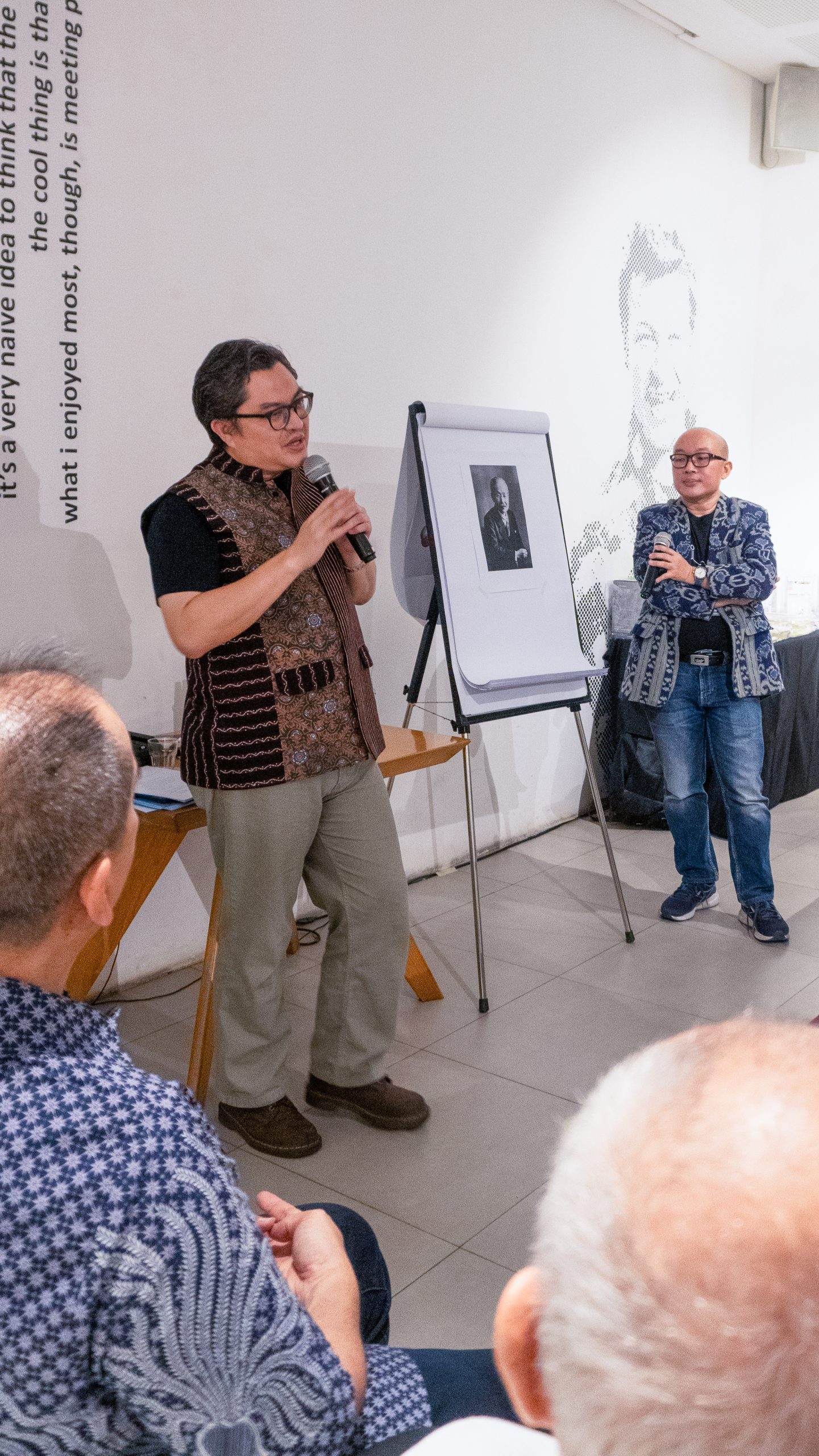 Irvan Kartawiria dan Harry Nazarudin, pakar kimia kuliner mempresentasikan fakta ilmiah tentang Glutamat.